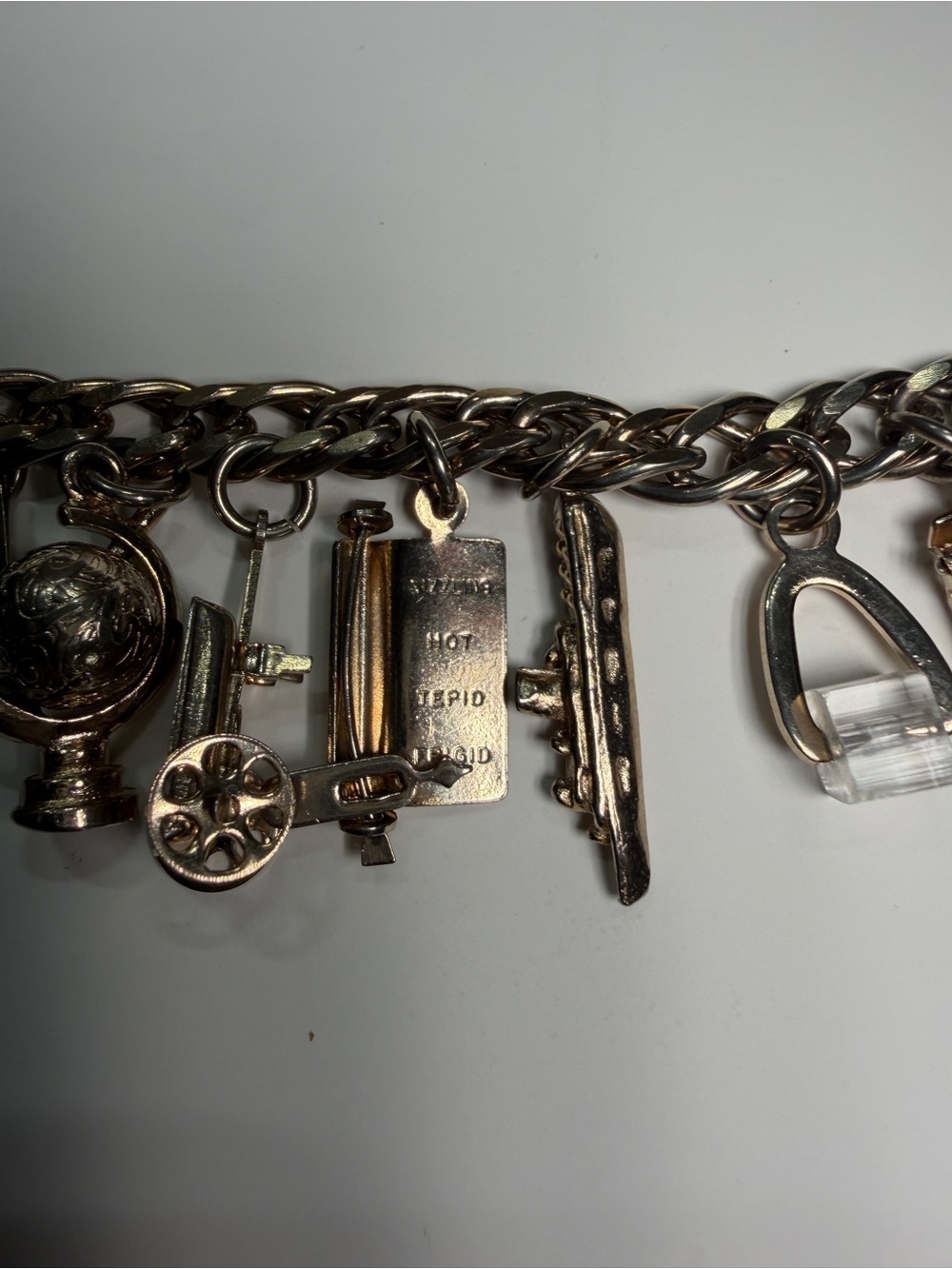 Vintage 1950s Gold Tone Charm Bracelet Keys Diary Globe Mid Century Estate - Picture 6 of 12